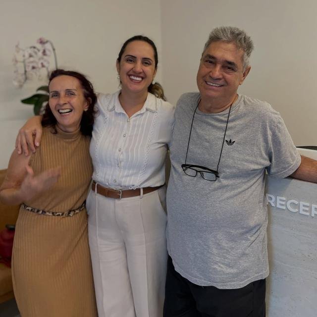 Equipe Verdum Odontologia na recepção da clínica